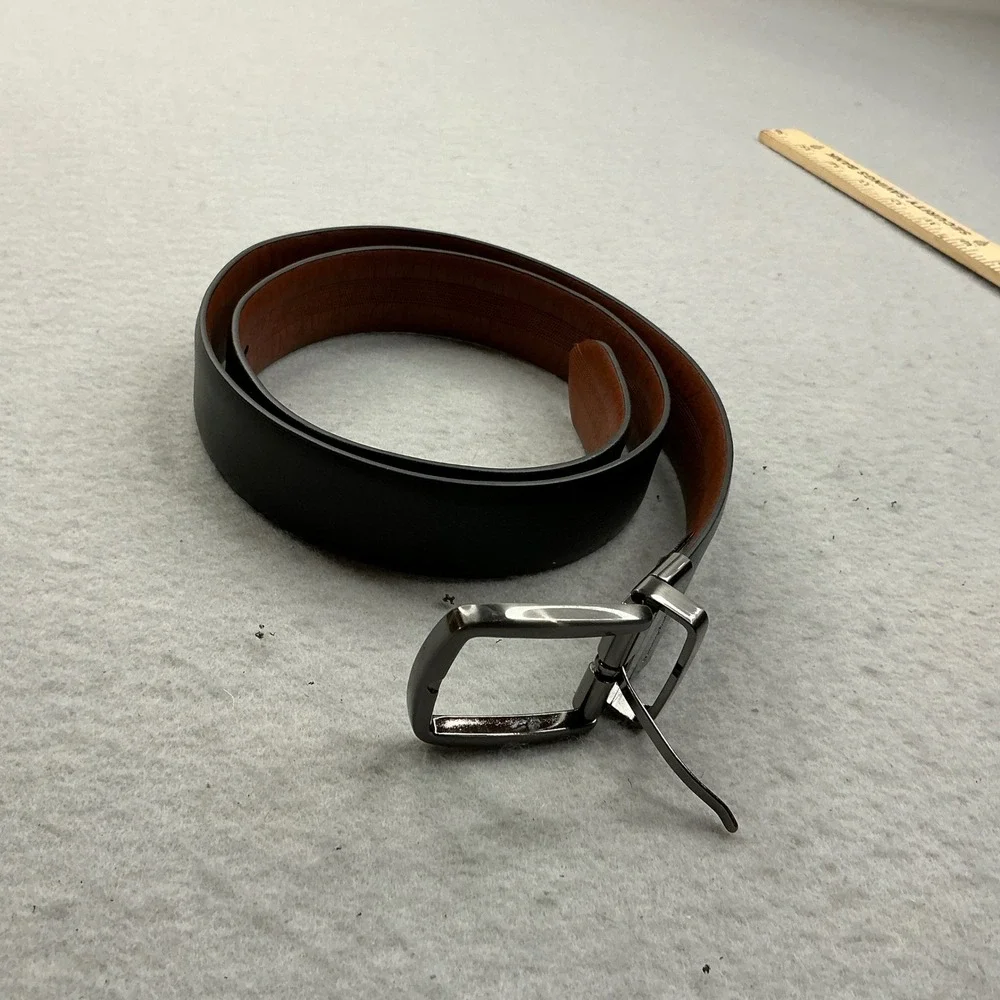 Tommy Bahama Reversible Belt Black Brown Leather Swivel Buckle‎ Size 34 Mens